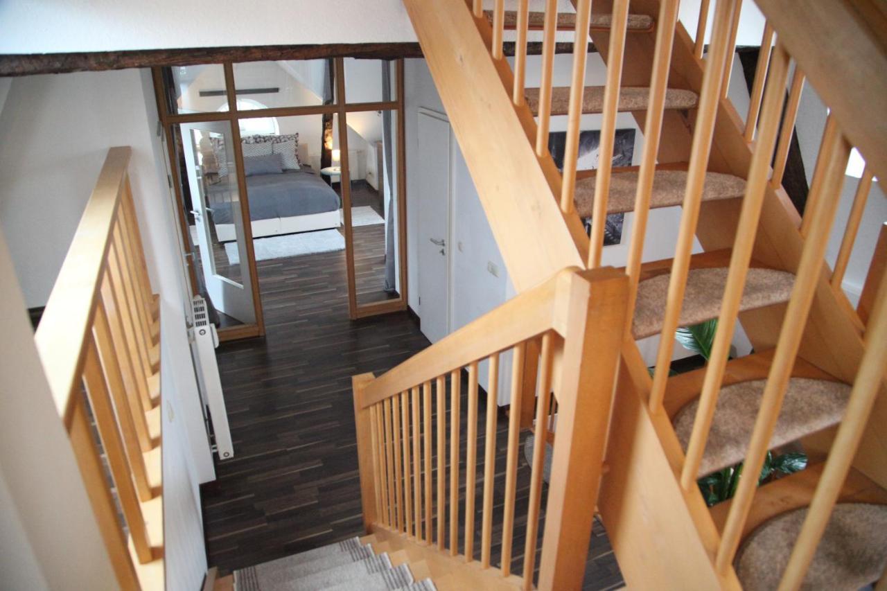 Wunderschoene Dachgeschoss - Maisonette Росток Экстерьер фото