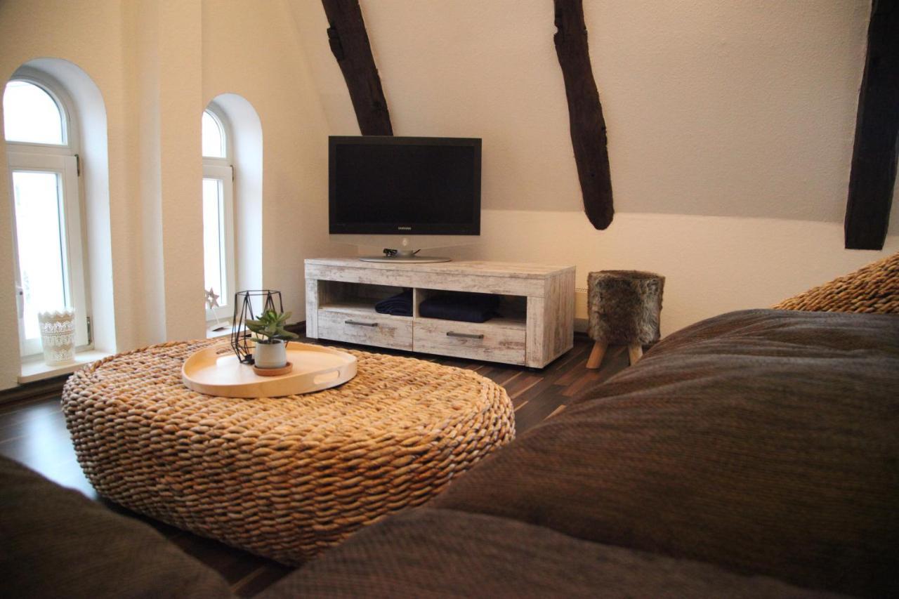 Wunderschoene Dachgeschoss - Maisonette Росток Экстерьер фото