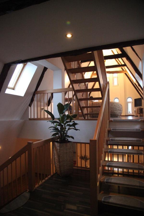 Wunderschoene Dachgeschoss - Maisonette Росток Экстерьер фото