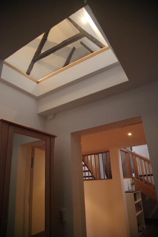 Wunderschoene Dachgeschoss - Maisonette Росток Экстерьер фото