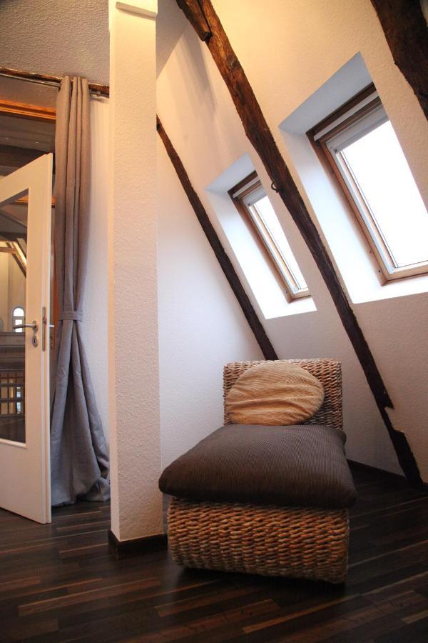 Wunderschoene Dachgeschoss - Maisonette Росток Экстерьер фото