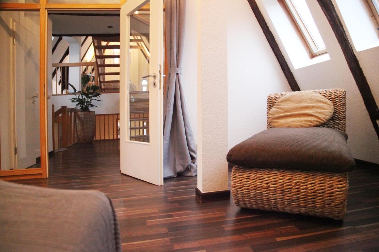 Wunderschoene Dachgeschoss - Maisonette Росток Экстерьер фото