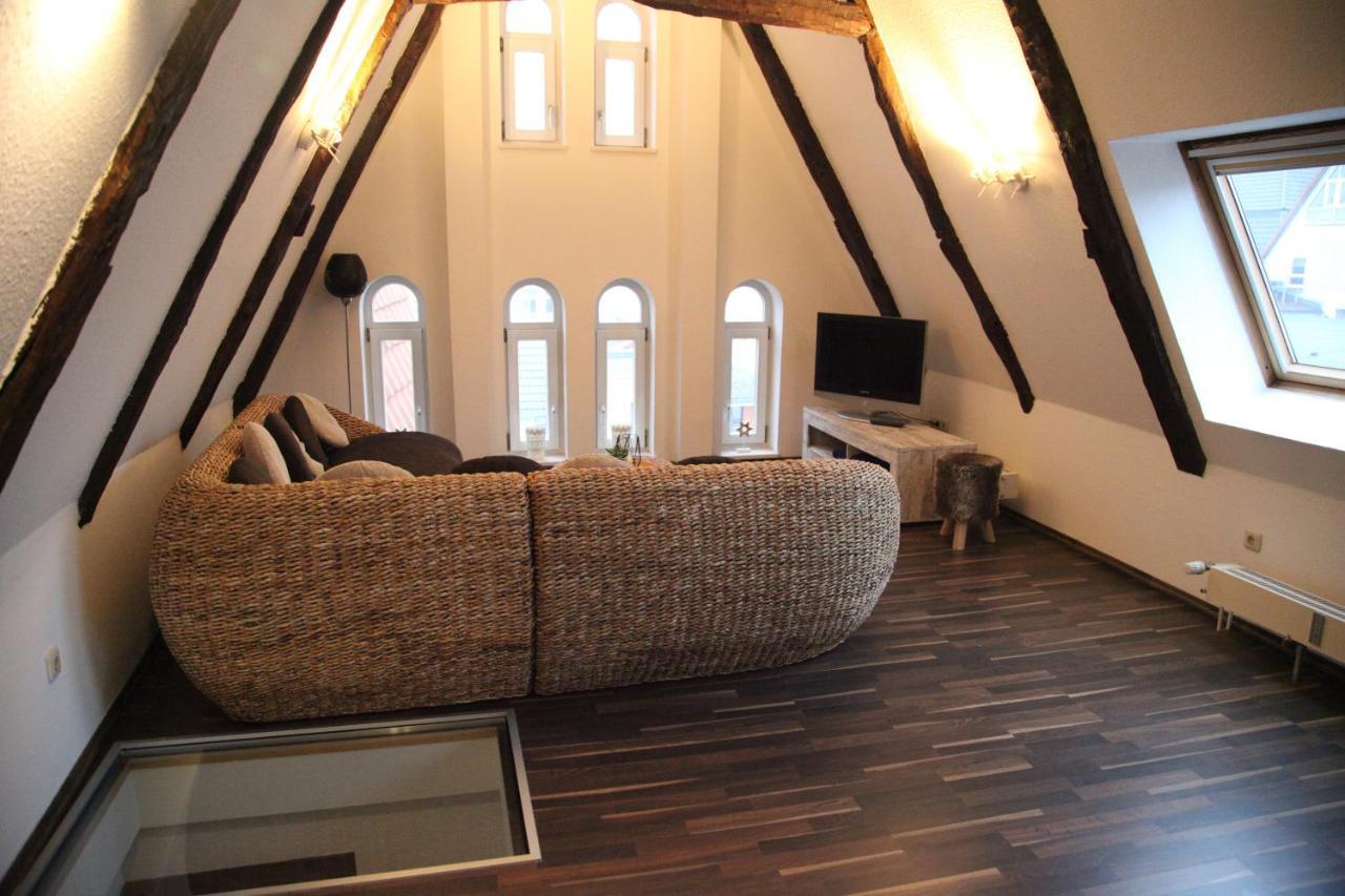 Wunderschoene Dachgeschoss - Maisonette Росток Экстерьер фото